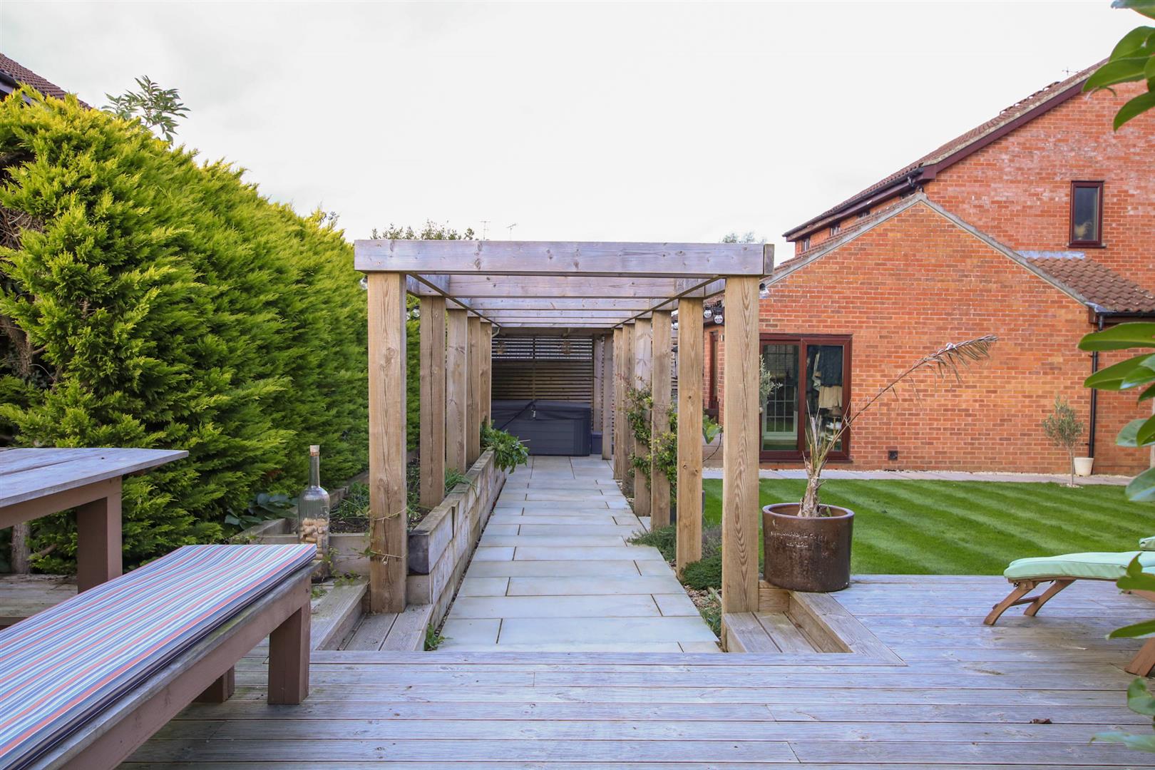 Surrey Close, Framlingham Gallery Image